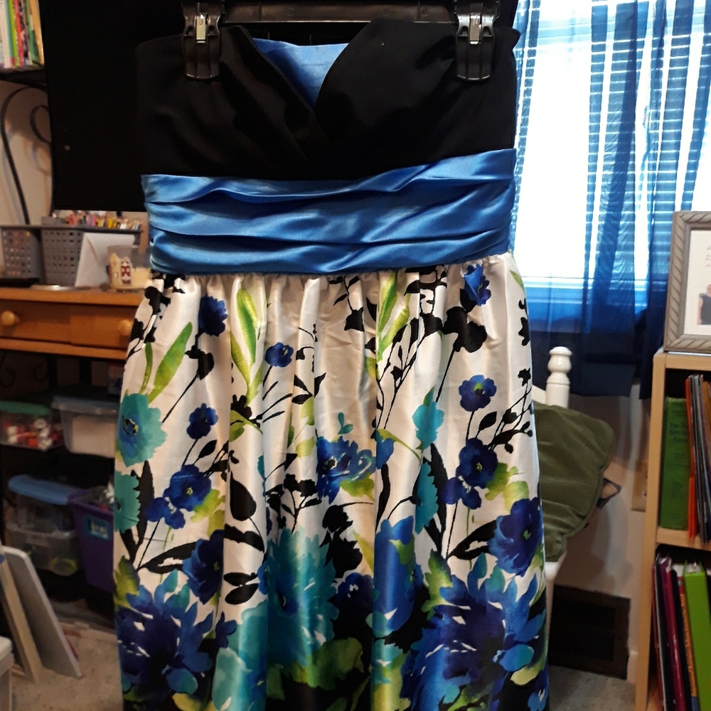 Junior dress